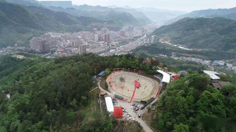 平利马盘山aaa级景区正式开园接待游客