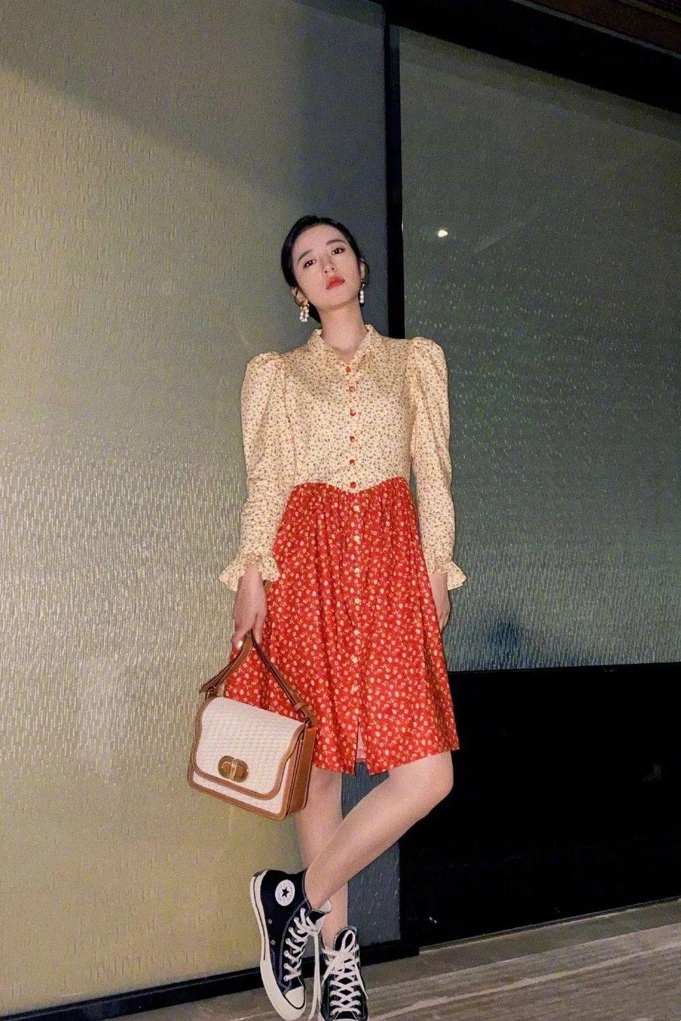 『夏日』穿着印花裙～我和夏日有个约会