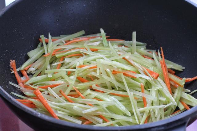 炒肉丝需要加盐吗 0ccf2351ee1b49df897dfe421623f97f.jpeg