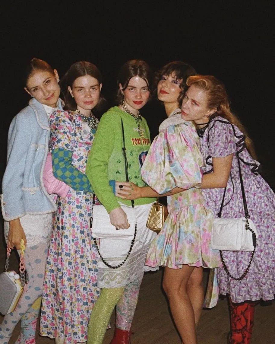 『夏日』穿着印花裙～我和夏日有个约会