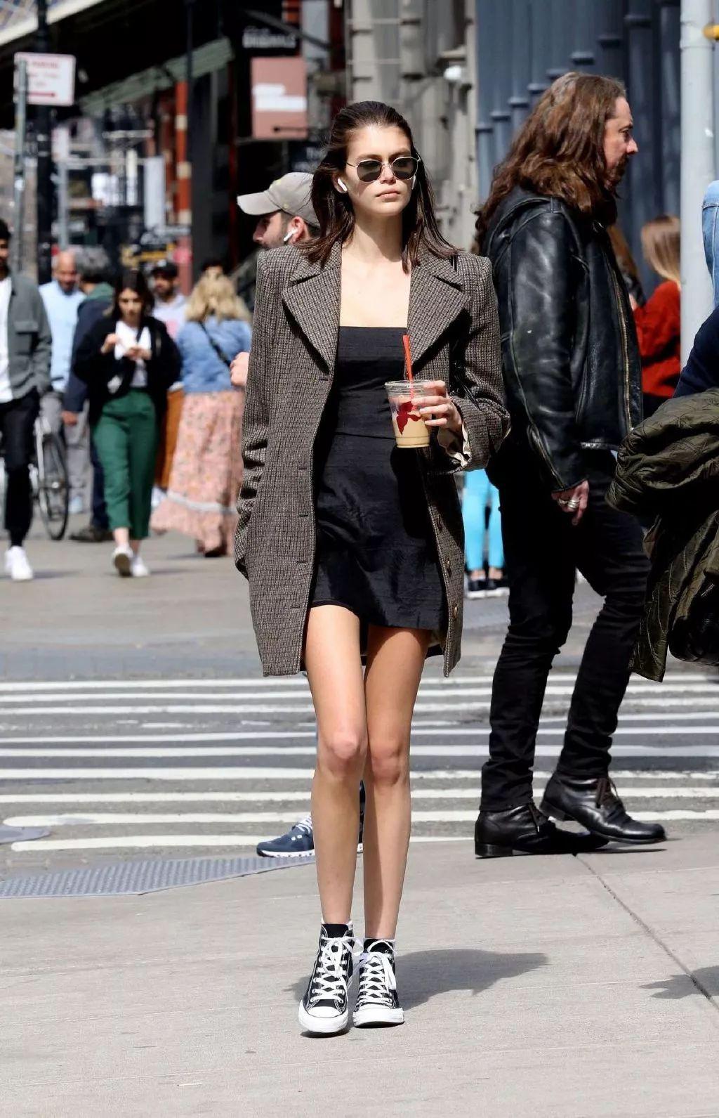 带着：带着优雅、高级、气质、简约的气息！2020年灰色