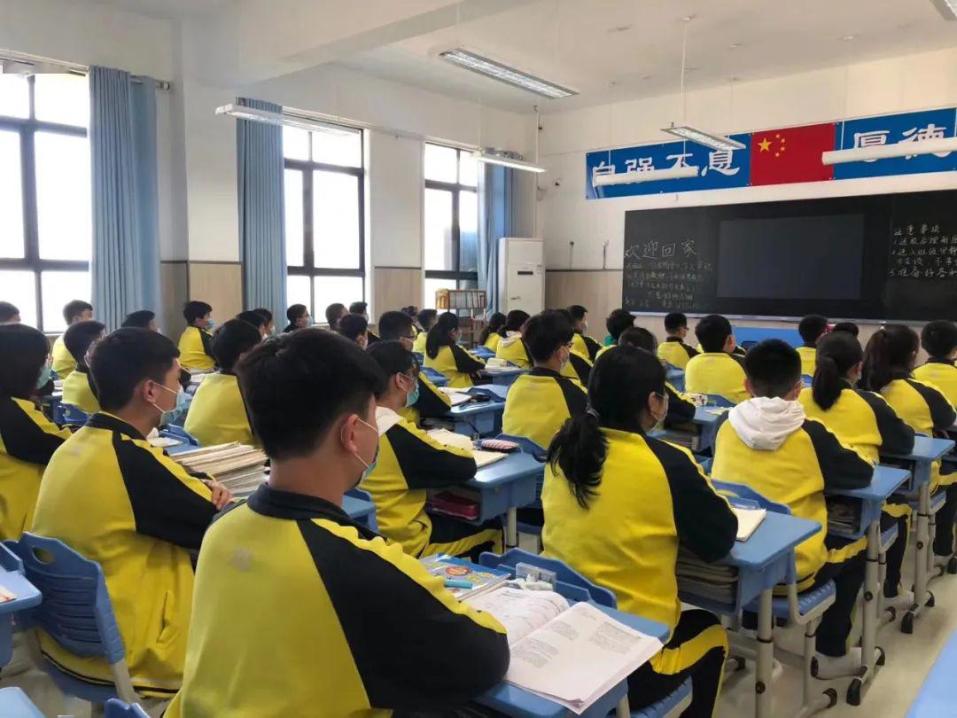 七八九年级的学生返校后,商丘工学院附属兴华学校的老师们一直秉承着