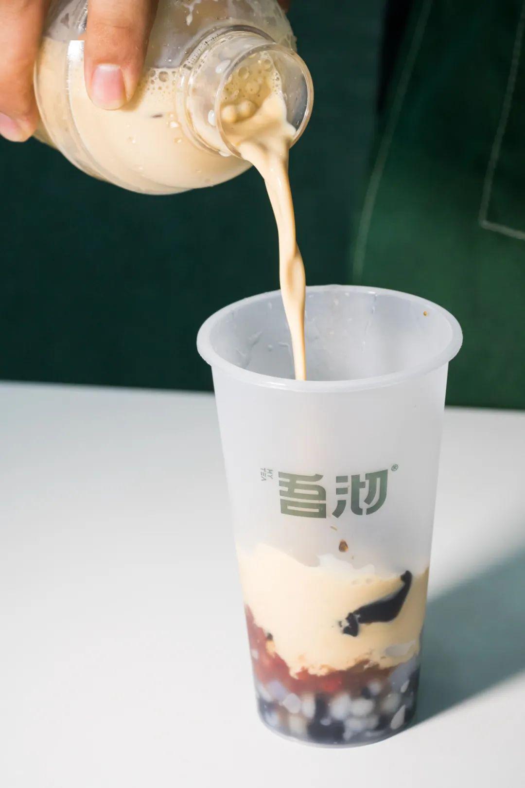 只要99奶茶仍你选崇宁路这家奶茶店太霸气了