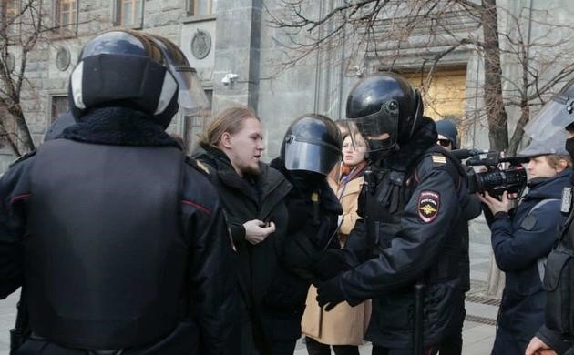 石油崩盘、卢布跳水、政府首脑确诊新冠