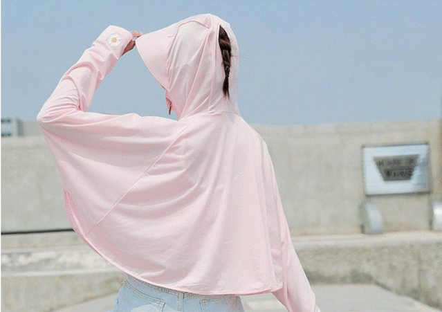 「紫外线」轻薄透气，360°防晒，整个夏天晒不黑~自带帽子和口罩的防晒衣