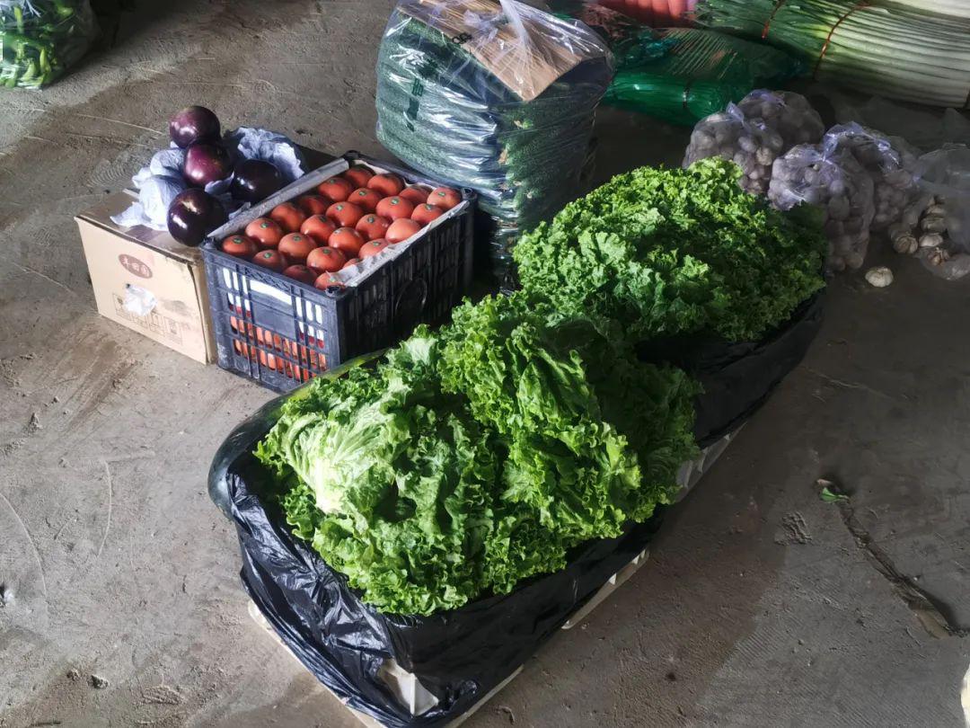 记者采访了解到,石门市场通过与区农委进行对接,与各蔬菜种植乡镇保持