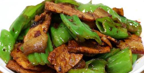 精选美食蒜味炸鸡芹菜百合青椒回锅肉油煸丁香鱼的做法