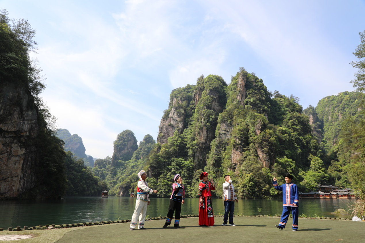 桑植民族人口_桑植四中图片