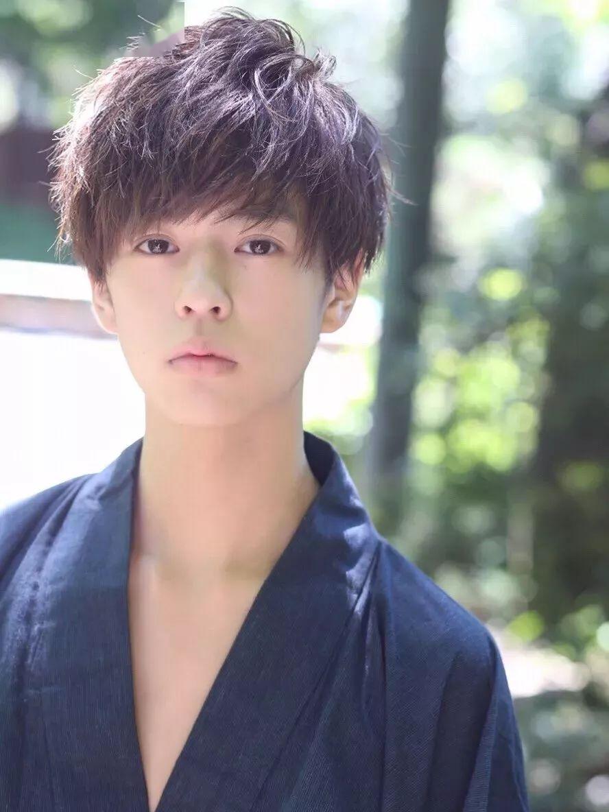 男生怎样让自己看起来干净有气质 70074bc2334a4e1f867624b1d5614dd6.jpeg