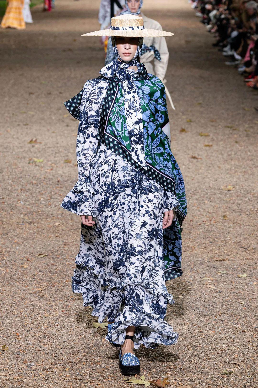 『夏日』穿着印花裙～我和夏日有个约会