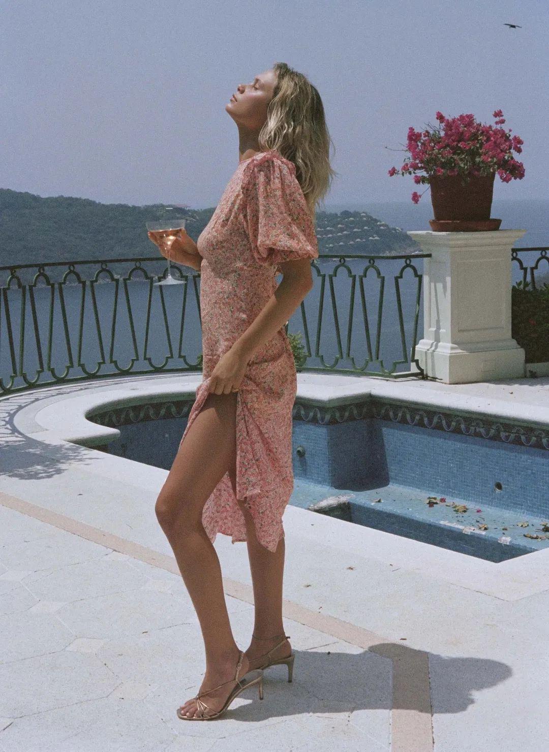 『夏日』穿着印花裙～我和夏日有个约会