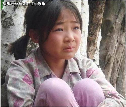 就是催泪大剧《暖春》,齐如意和田成仁先生在剧中半夜的爷爷和小花
