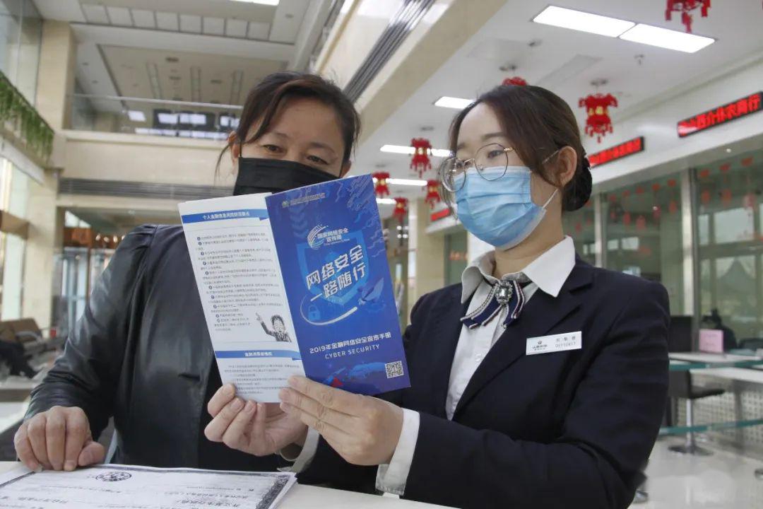 正式工作是什么样子的 b8f0de15244c4618b70630bd85ce5aeb.jpeg