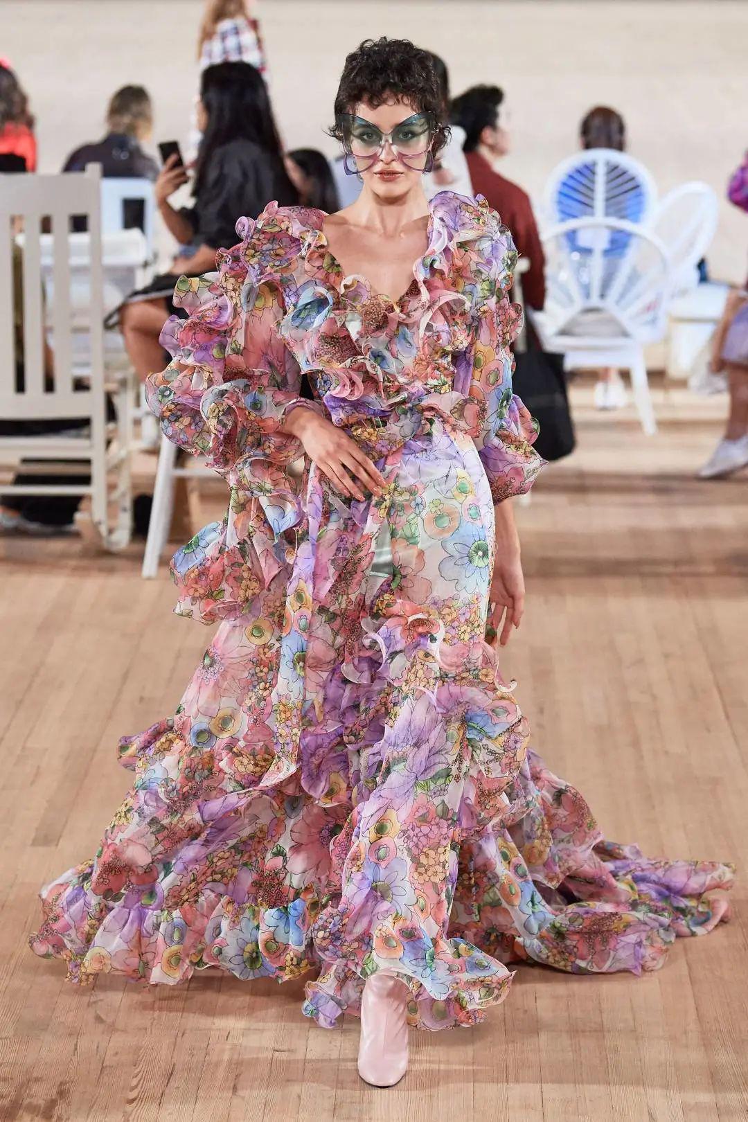 『夏日』穿着印花裙～我和夏日有个约会