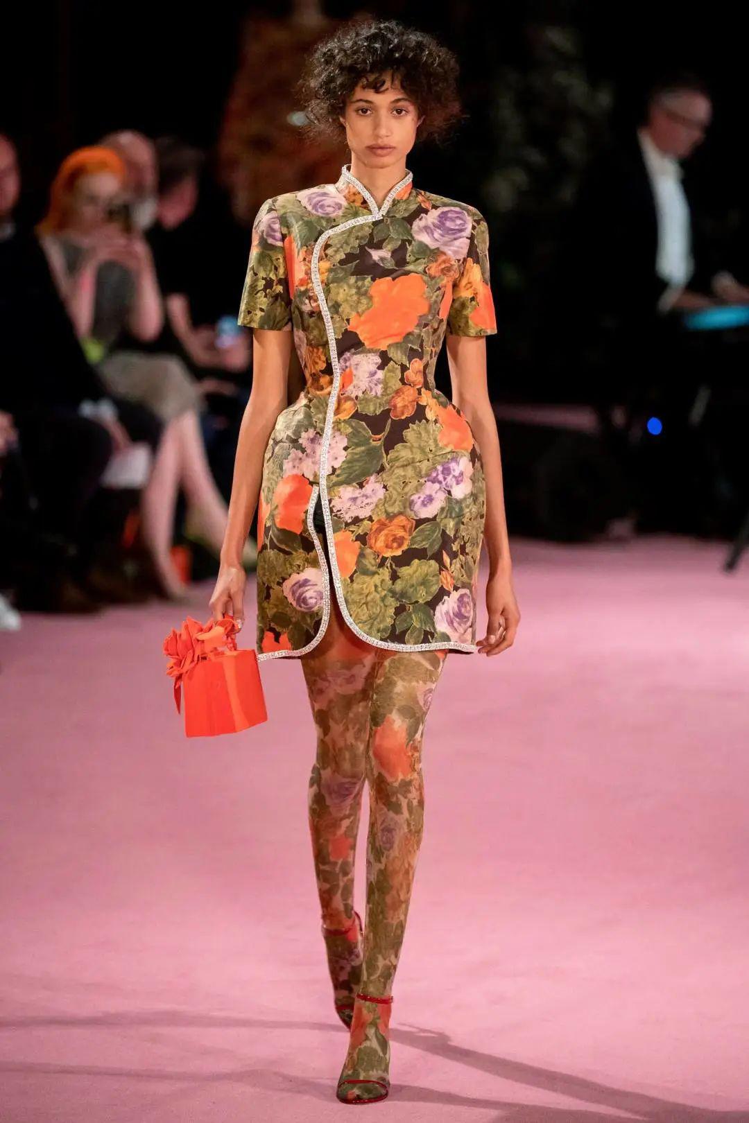 『夏日』穿着印花裙～我和夏日有个约会