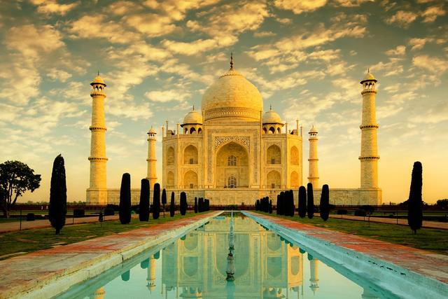 泰姬陵是印度穆斯林艺术最完美的瑰宝,世界遗产中的经典杰作之一