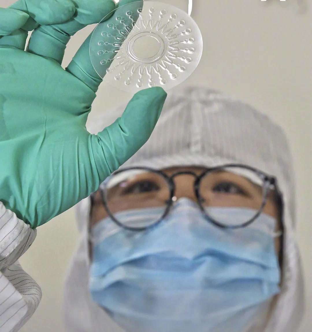人口吐白沫的科学解释_人口吐白沫照片(2)