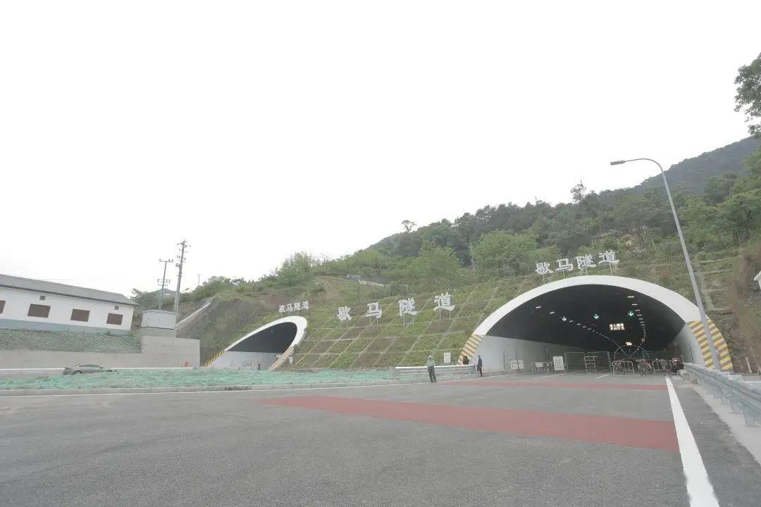 穿越山岭"地质博物馆 ",重庆歇马隧道顺利通车