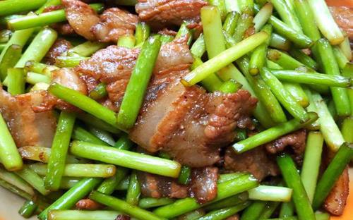 精选美食:蒜苔五花肉,蛤蜊肉炒白萝卜丝,蔓越莓曲奇,泡菜鸡砂锅
