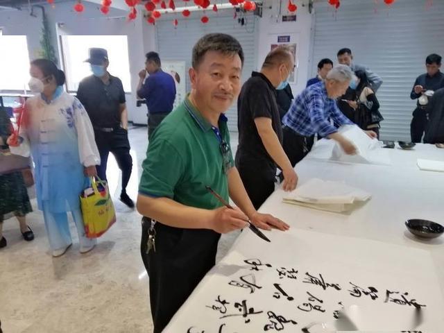 书法家刘楷明开封宋都书画研究会副会长,大翰书画院院长,书画家葛天