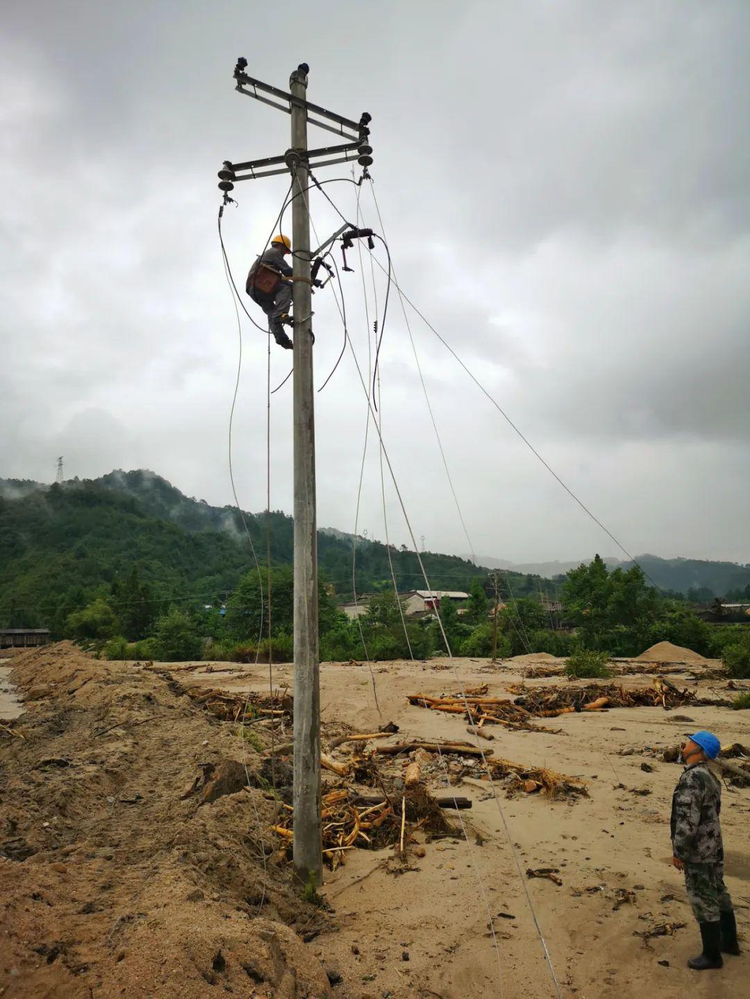 腾冲市猴桥镇gdp有多少_云南 持续几天的降雨,使得腾冲219户房屋受损 1人失踪(2)
