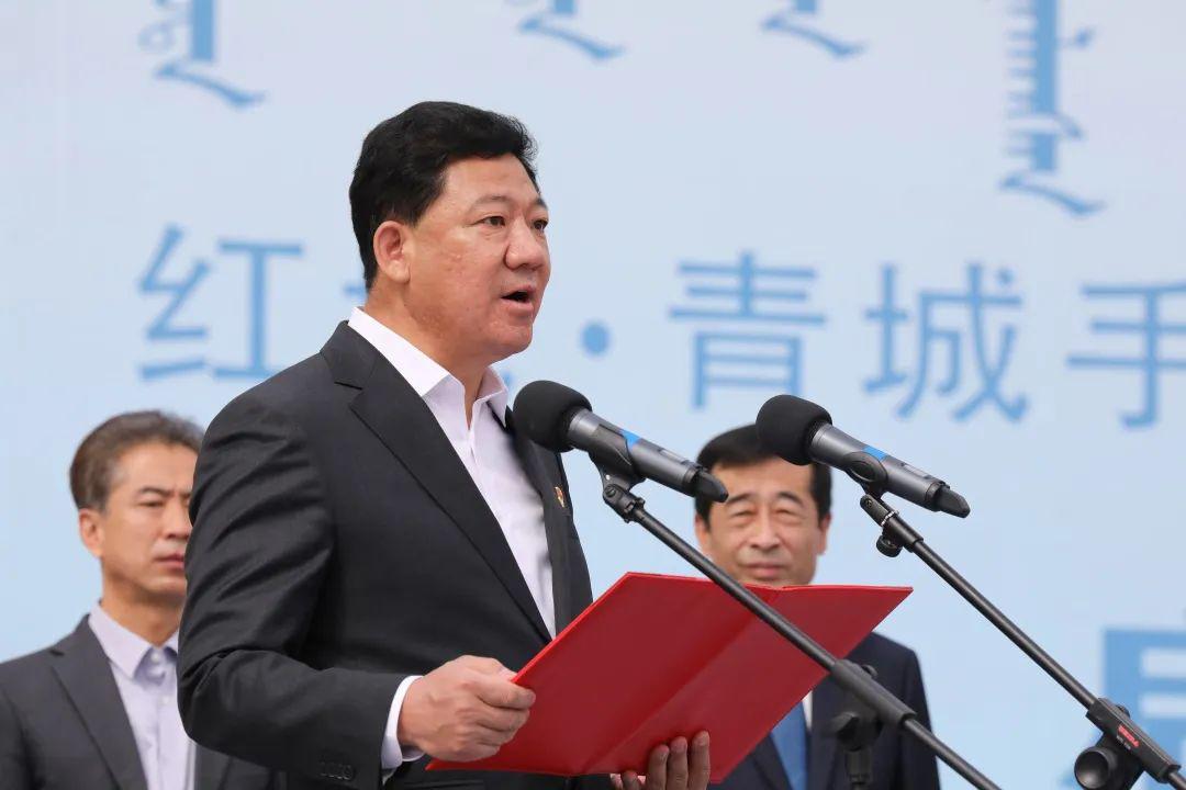 兴安盟行政公署副盟长孙德敏致辞