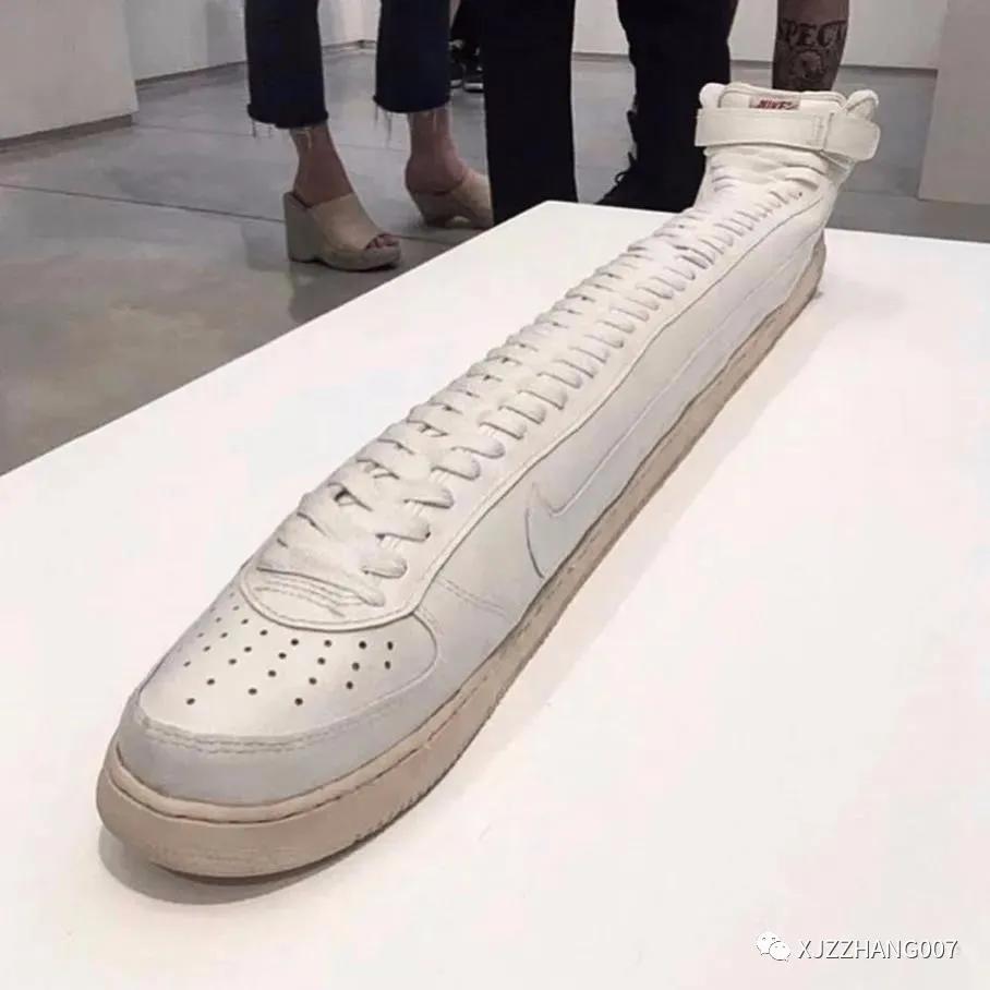 造型奇异世界上最长的nike鞋和袜子