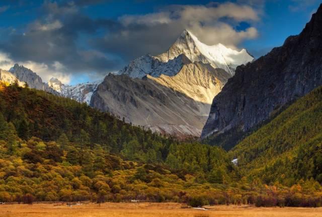 亚丁稻城旅游攻略 一个人 afb553e554f84748b25c1ca2646fc88a.jpeg