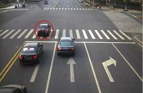如何认定闯红灯了 c747f362718c4043a9d18ef1dbd885ea.jpeg