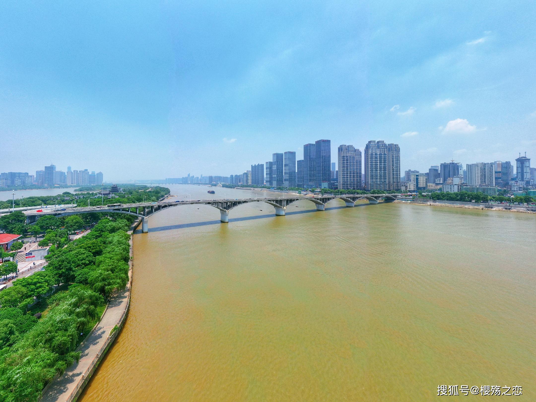 gdp2000亿左右的省会城市_省会城市gdp排名2020(3)