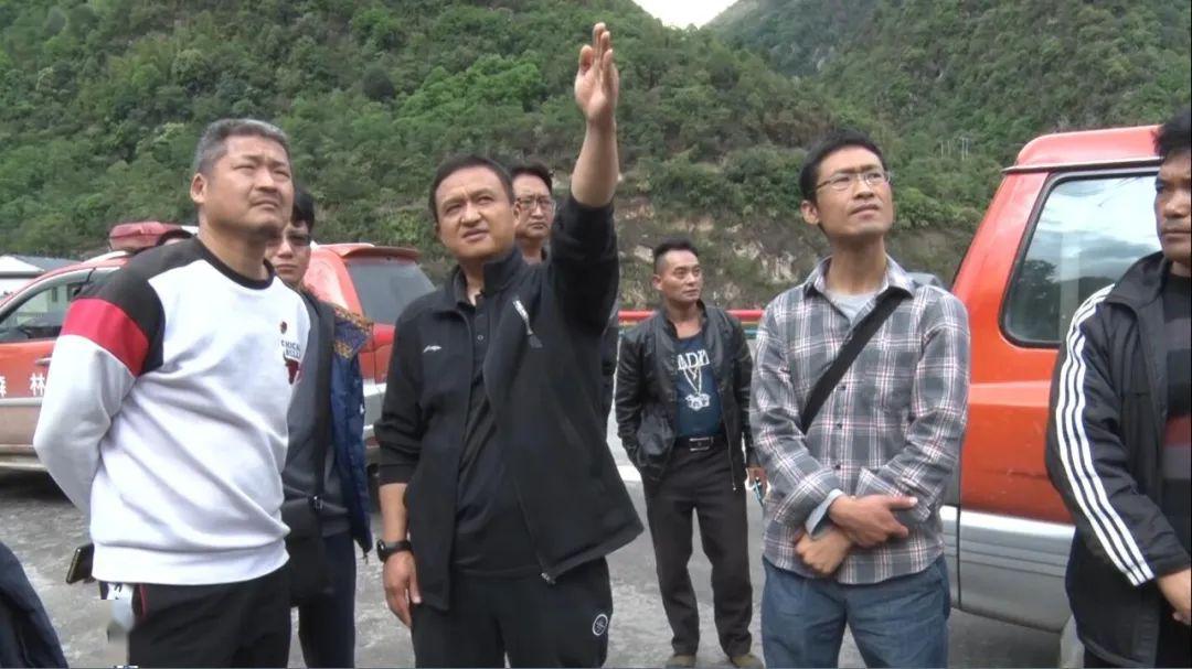 我县对怒江美丽公路福贡段路域环境整治工作进行督导巡查
