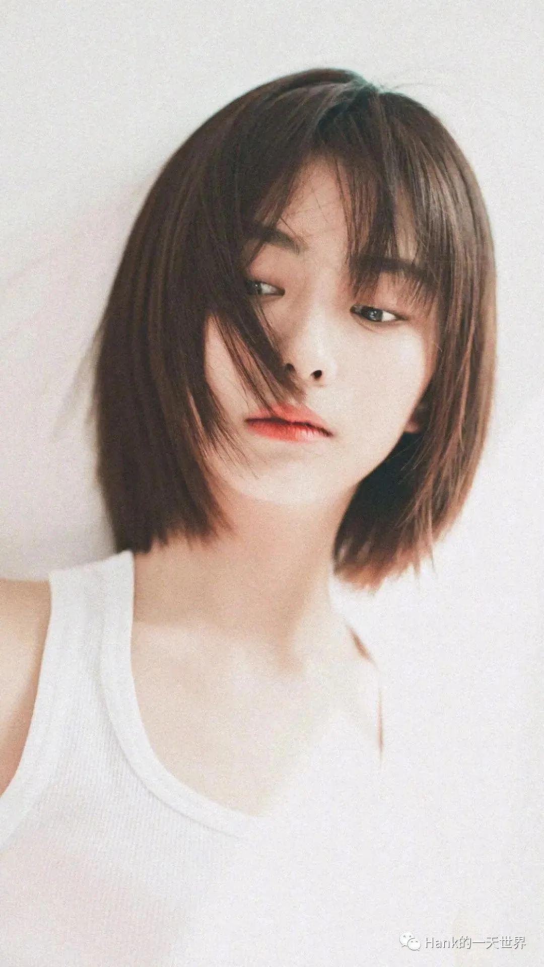 狼尾发型女生短方脸 ef80bdfe94a343e882ee729594a26226.jpeg