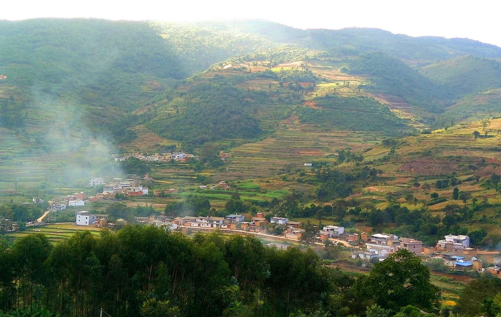 云南红河石屏:此间有美景 深藏在山岭_牛街镇