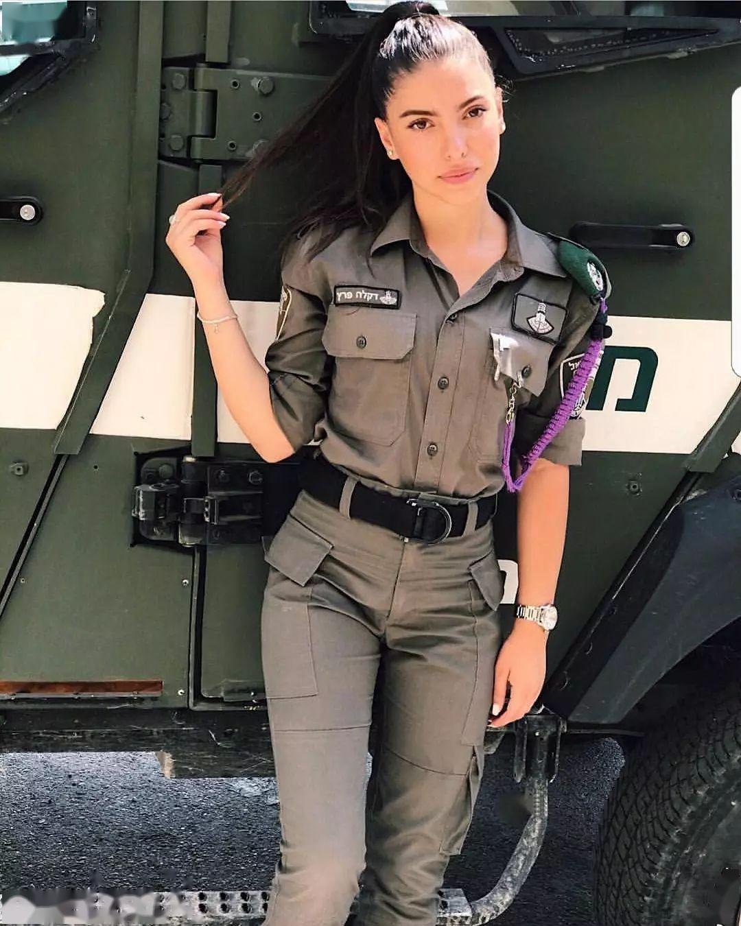 实拍以色列女兵年满十八必须服役身材颜值不输超模这仗能打