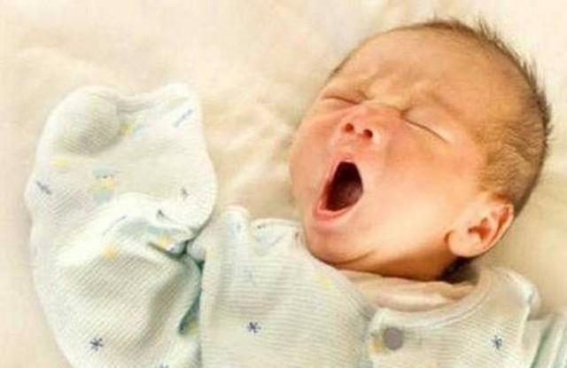 「宝宝」长开后的样子闪瞎你的眼,不信来看对比图别嫌弃刚出生的宝宝丑