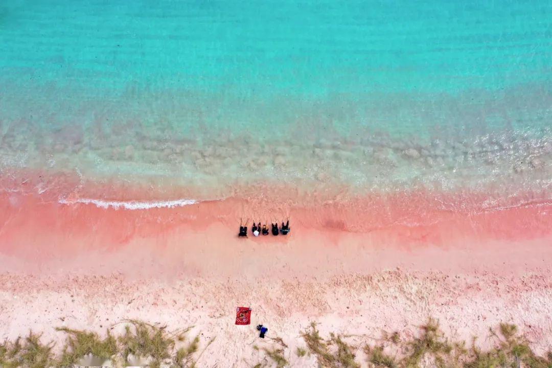 这座藏着粉色沙滩的东南亚小众海岛,刚火起来,却宣布闭岛了!