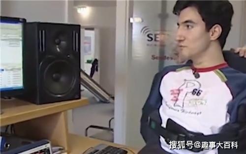 #富翁#一出生就被父母抛弃,如今逆袭成千万富翁!小伙天生没有四肢