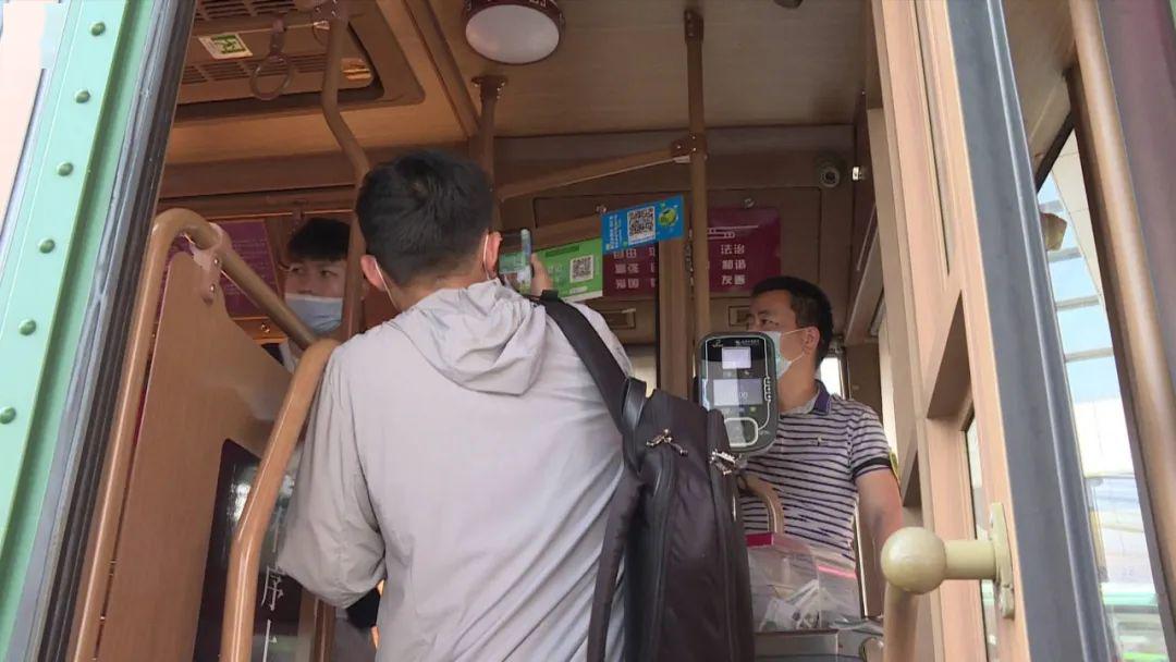 记者个人口号_个人简历模板(2)