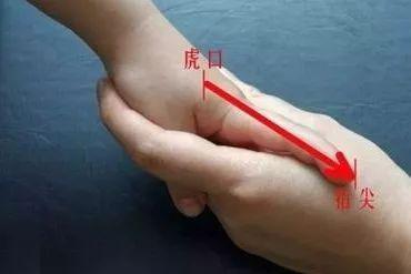 『发出的』宝宝发出的积食信号你能看懂多少？过度喂养危害大