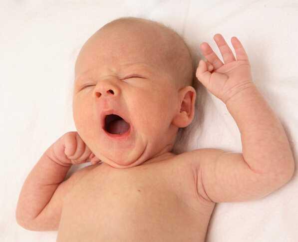 「宝宝」长开后的样子闪瞎你的眼，不信来看对比图别嫌弃刚出生的宝宝丑