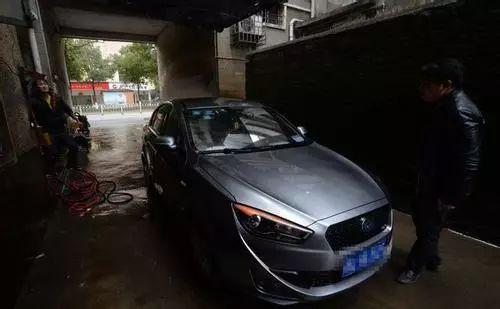 为什么自己洗车 晾干后有很多水印 6ef9564530cd418a8ef33dbf19576005.jpeg