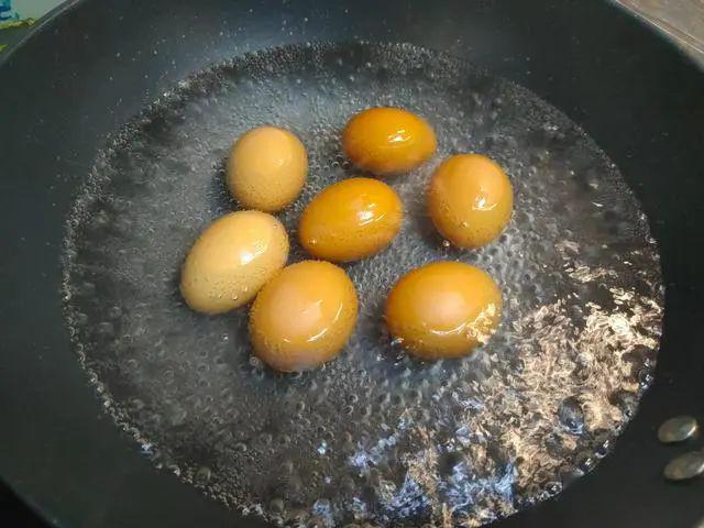 为什么鸡蛋一煮就炸开了 82c1e5a834894a468e6d1729164b85b5.jpeg