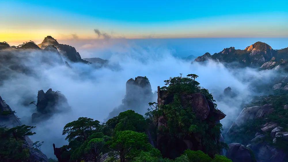 云销雨霁的三清山像是洗尽铅华的美女静静伫立,处处美景如画!