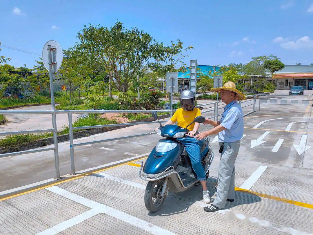 大件事开摩托车电动车的新兴街坊请注意
