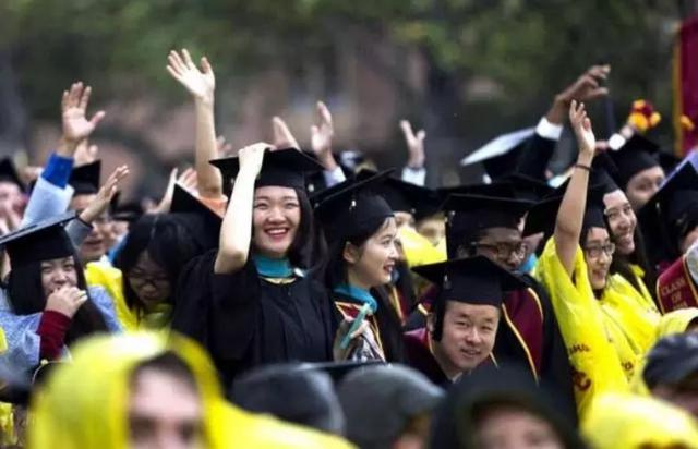 一年贡献300多亿，中国留学生成了英国的“财神”，美国赚得更多