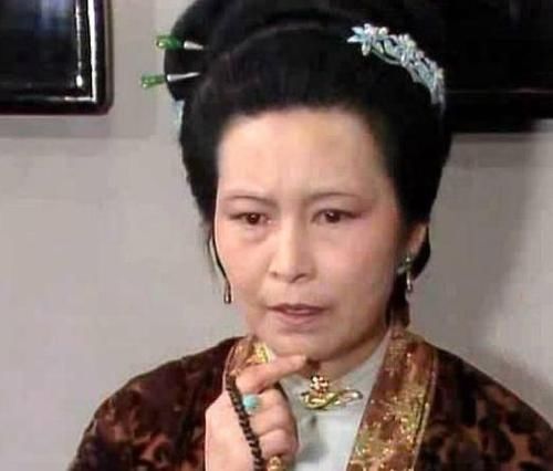 王夫人让贾宝玉娶薛宝钗,是贪图薛家的财产吗?