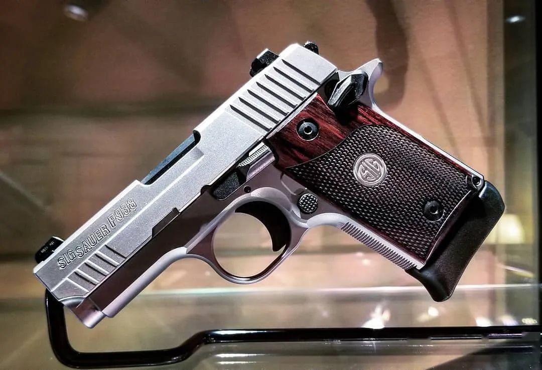 【sig p938图集】微型手枪打起来肯定不会太舒适 但是