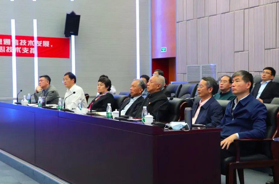 公司董事长,中国工程院院士刘韵洁接待了到访领导,公司总经理田文科