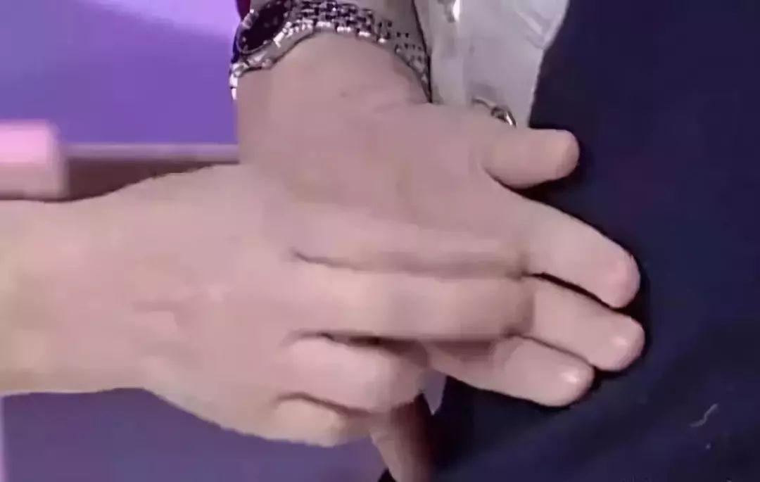 『发出的』宝宝发出的积食信号你能看懂多少?过度喂养危害大