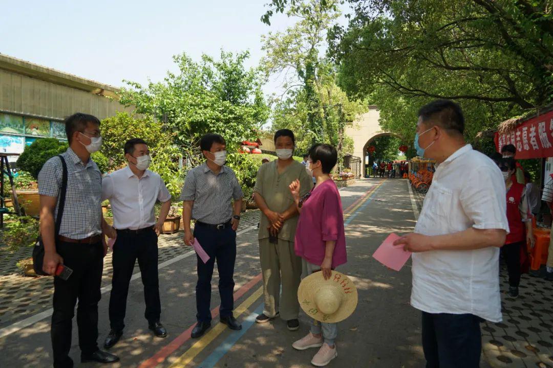 文明创建景区先行广德市委常委宣传部长刘群等领导莅临箐箐庄园调研